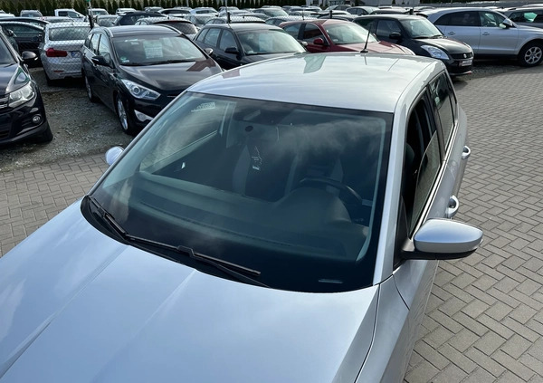Skoda Fabia cena 33600 przebieg: 52000, rok produkcji 2017 z Działoszyn małe 596